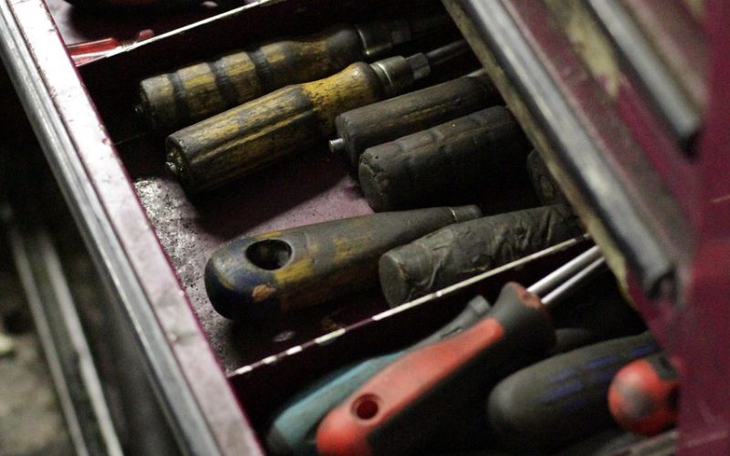 g757c38ae3bcf38771307ce4ca6492f6a7411ea1014ec9cb9298175bf00126471e071d12eaf029c5e01ee9be17e18e8e4baf98e7b93544bbad295ede7cf557500_1280-2954611 tool, work, car, craft, automobile, car wallpapers, mechanic, vehicle, workshop, mechanics, oily, metal, repair